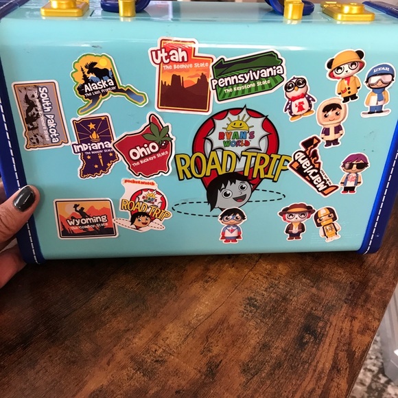 Ryan’s World Tour Suitcase - Picture 9 of 9